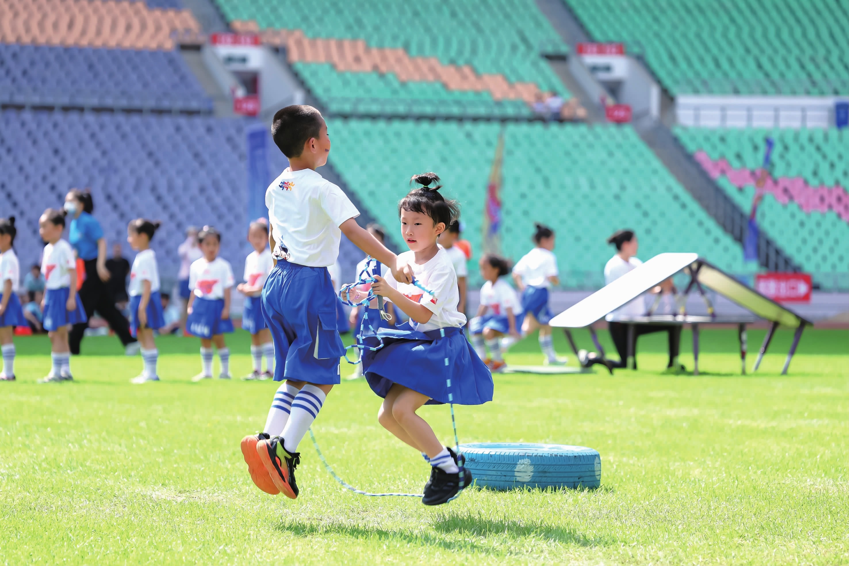 字母哥31分 掘金主场险胜雄鹿